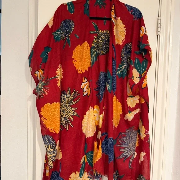 Three Bird Nest Red Floral Kimono - Picture 1 of 4